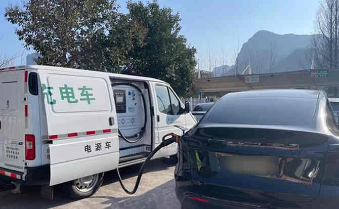 平舆汽车搭电