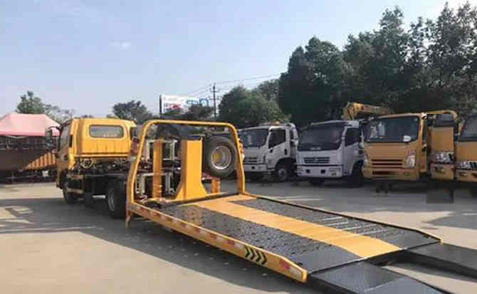 平舆汽车中途维修案例