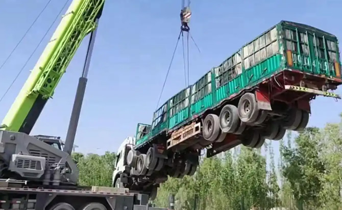 平舆道路脱困救援案例